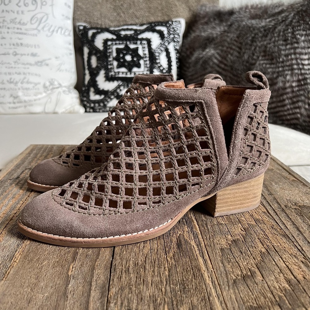 Jeffrey Campbell Womens Size 6.5 Taupe Suede Cutout Ankle Booties Block Heel